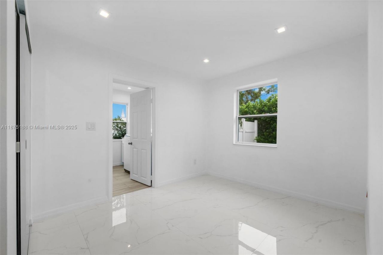 524 NW 10th, Hallandale Beach, FL 33009 Photo
