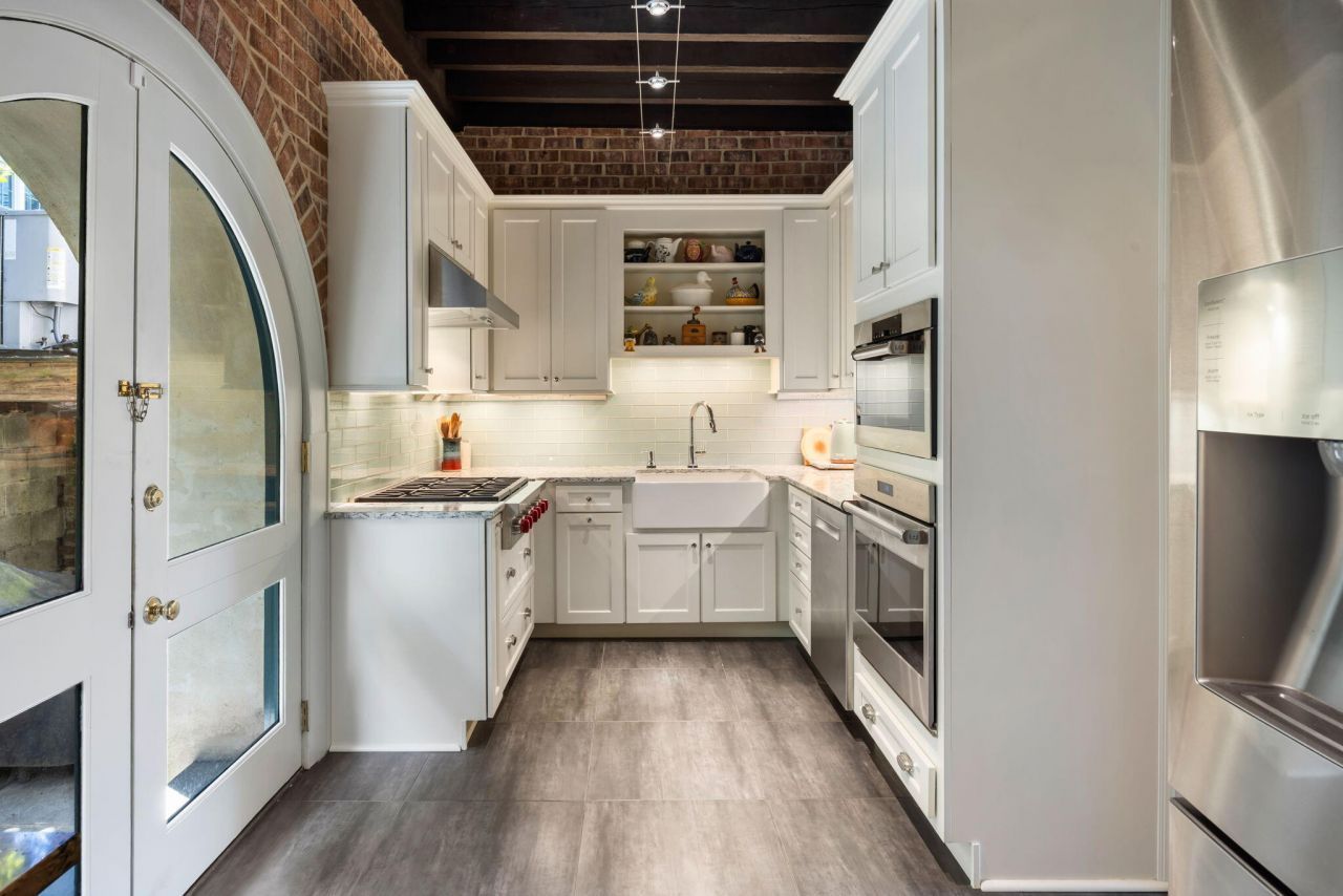 15 N Adgers Wharf Photo 10