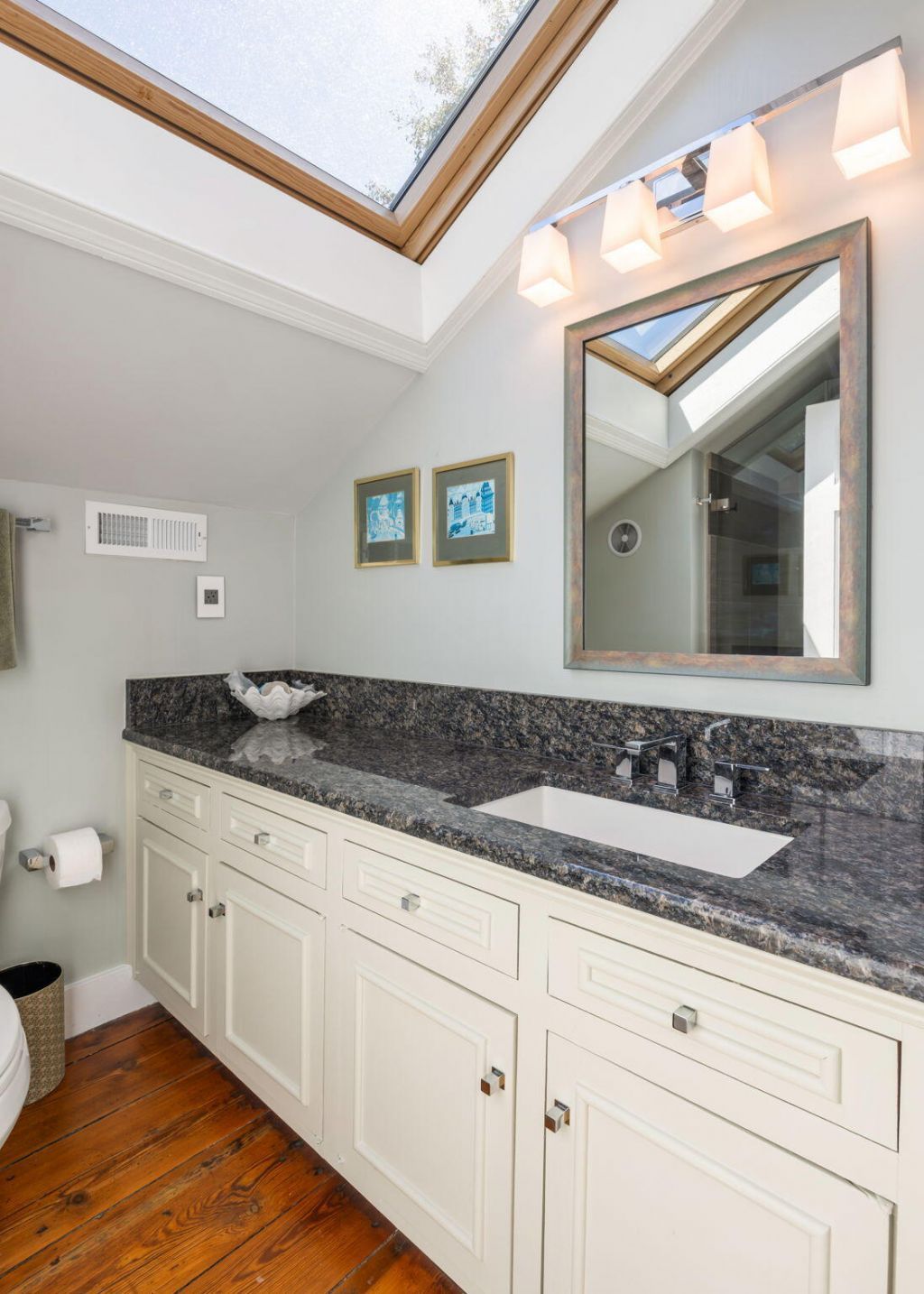 15 N Adgers Wharf Photo 21