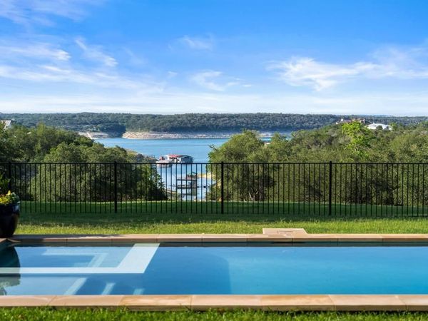 401 Brooks Hollow RD, Lakeway, TX 78734