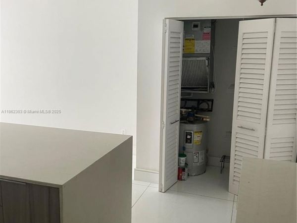 3155 NE 184th St, Unit 8105, Aventura, FL 33160