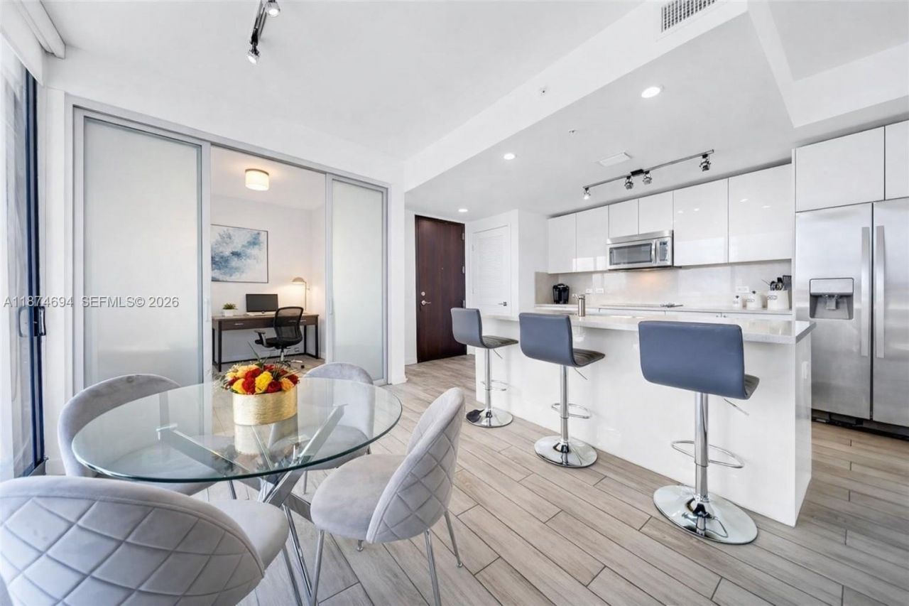 999 SW 1st Ave, Unit 1903, Miami, FL 33130 Photo