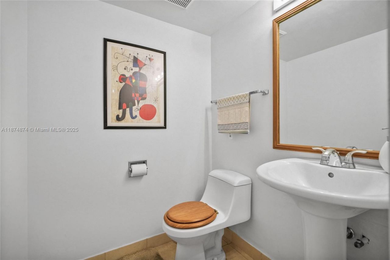 20400 W Country Club Dr, Unit 416, Aventura, FL 33180 Photo