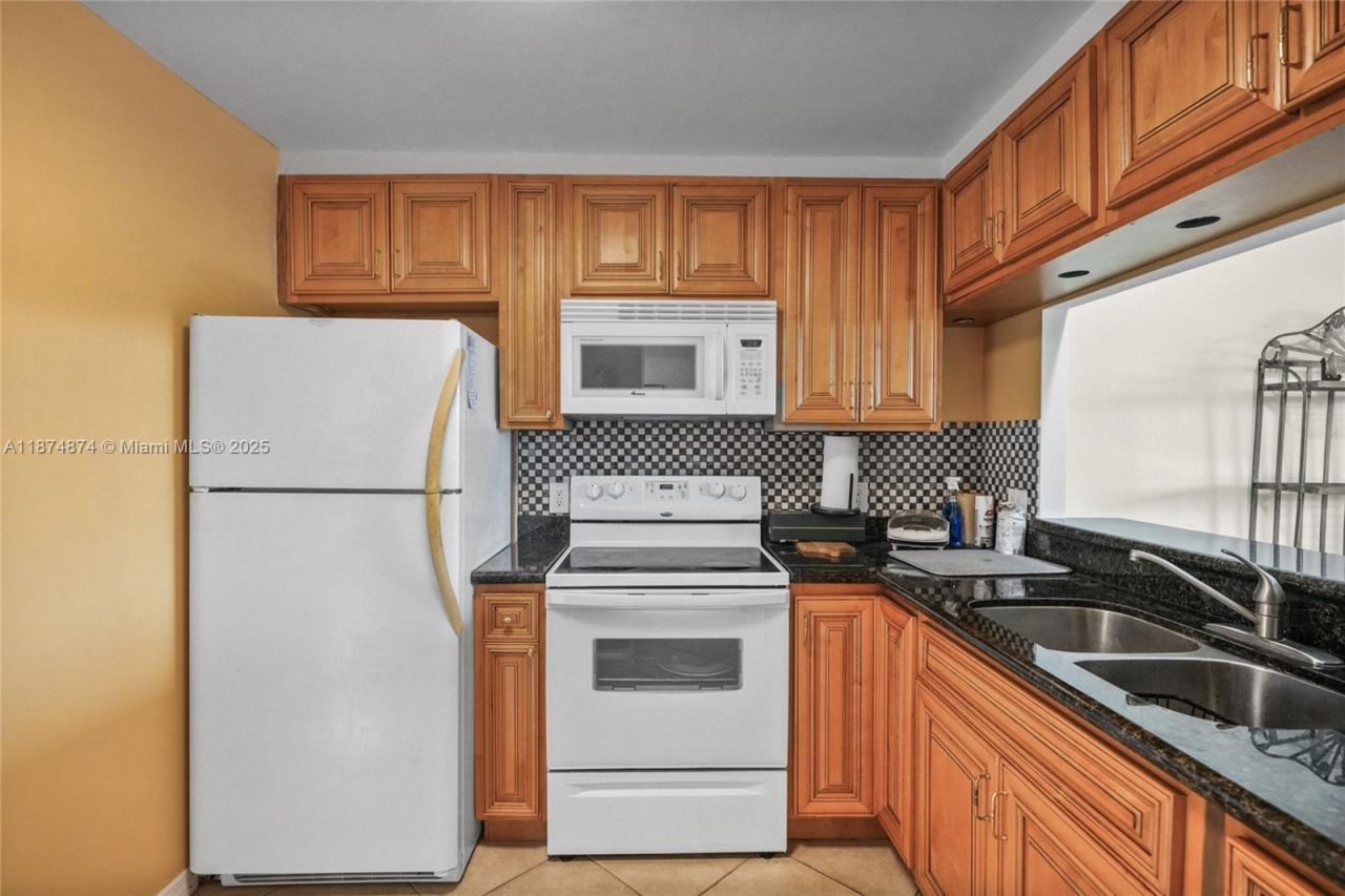 20400 W Country Club Dr, Unit 416, Aventura, FL 33180 Photo