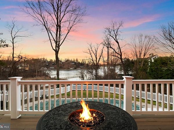 812 COACHWAY, ANNAPOLIS, MD 21401