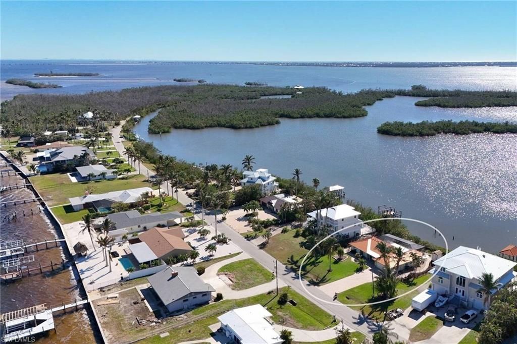 2281 8th Ave, Saint James City, FL 33956 Photo