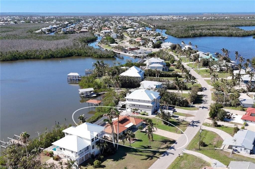 2281 8th Ave, Saint James City, FL 33956 Photo