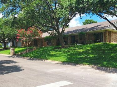 9914 Ramblewood Drive, Woodway, TX 76712