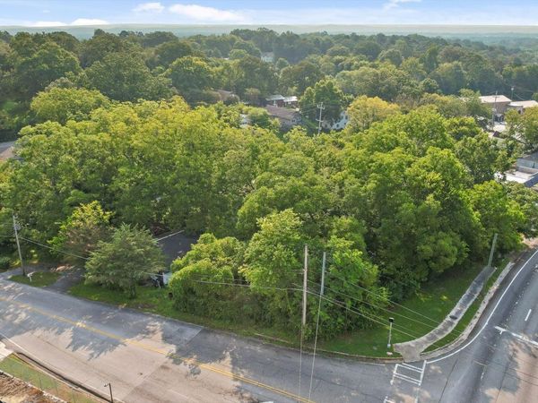 107 Lakeview Drive, Rossville, GA 30741