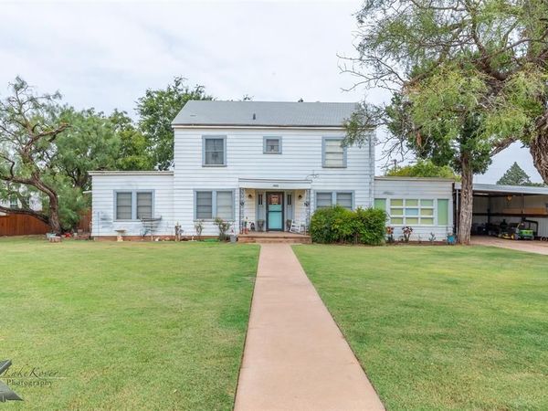 1005 E Wells Street, Stamford, TX 79553
