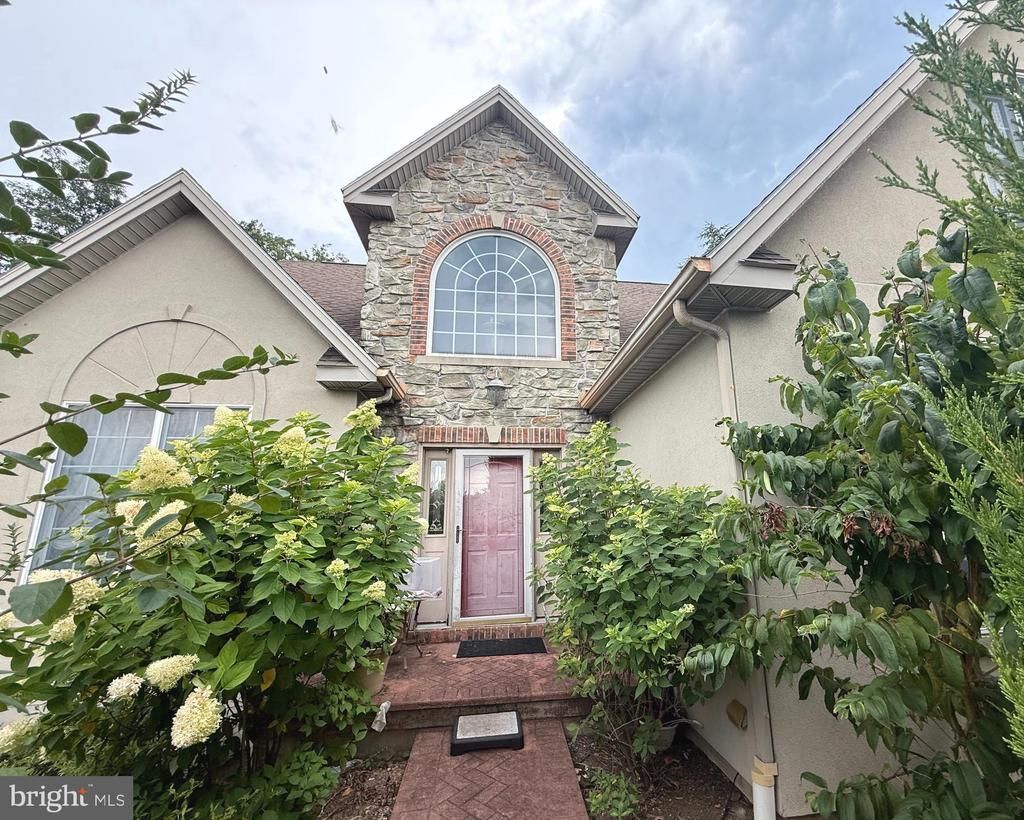 1601 COBBLE COURT, NEW CUMBERLAND, PA 17070