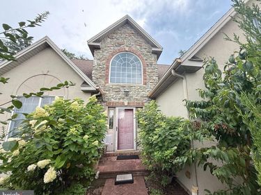 1601 COBBLE COURT, NEW CUMBERLAND, PA 17070