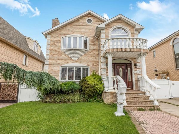 76-27 175 Street, Fresh Meadows, NY 11366