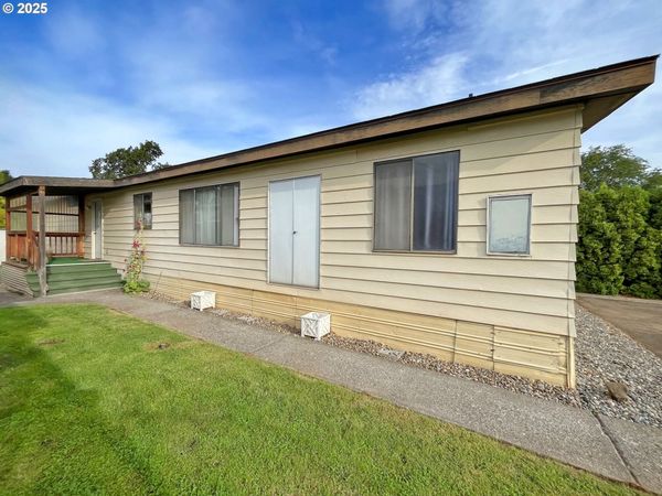 1267 Tucker RD, Unit 20, Hood River, OR 97031
