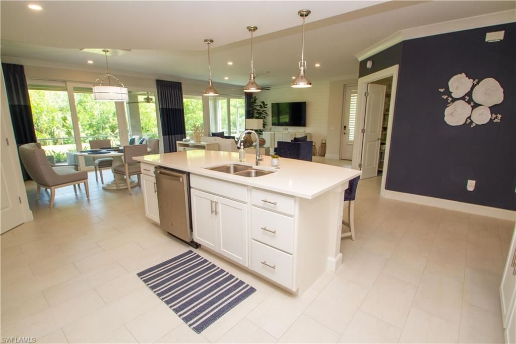 172 Indies Dr E, Unit 8-102, Naples, FL 34114 Photo