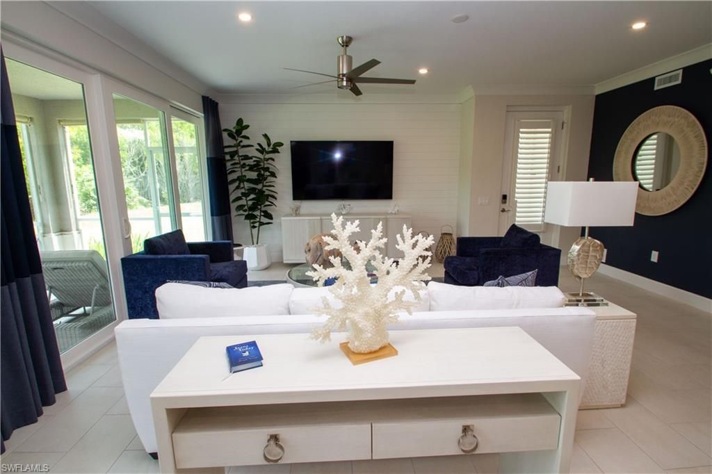 172 Indies Dr E, Unit 8-102, Naples, FL 34114 Photo