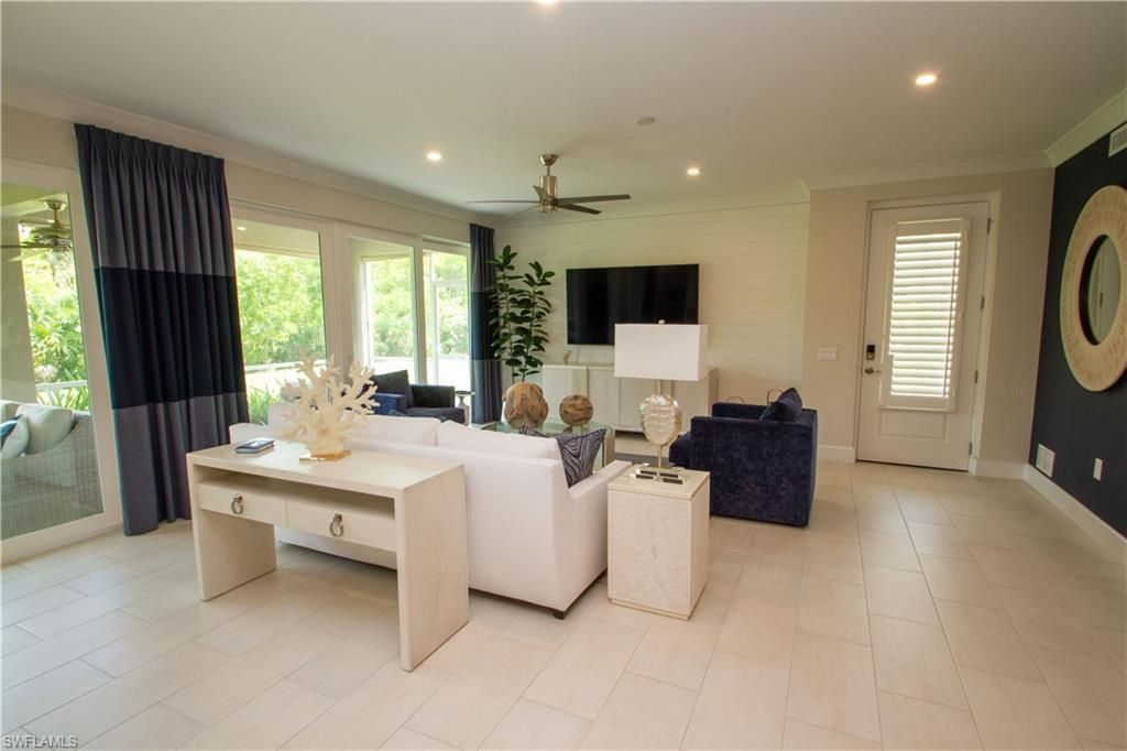 172 Indies Dr E, Unit 8-102, Naples, FL 34114 Photo