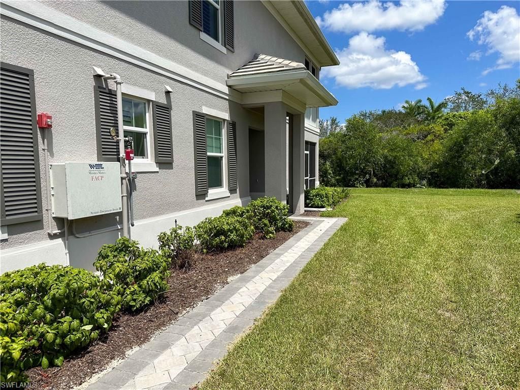 172 Indies Dr E, Unit 8-102, Naples, FL 34114 Photo