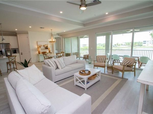 251 Indies DR E, Unit 202, NAPLES, FL 34114