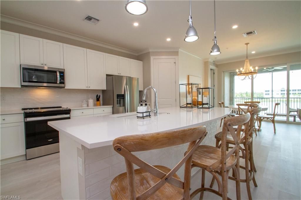 251 Indies Dr E, Unit 202, Naples, FL 34114 Photo