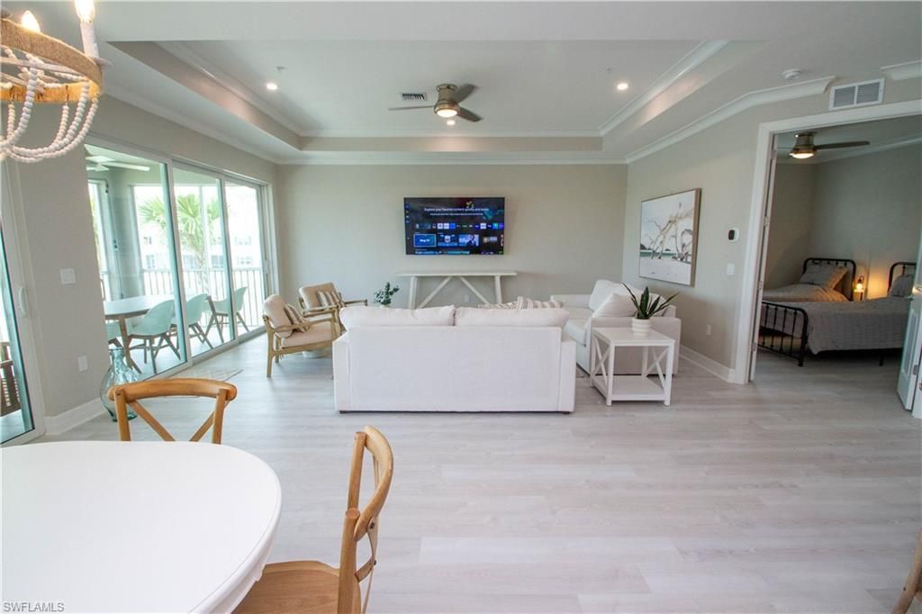 251 Indies Dr E, Unit 202, Naples, FL 34114 Photo