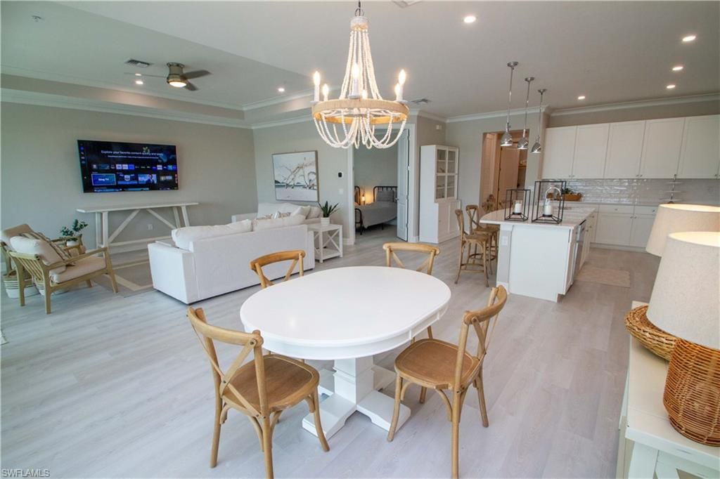 251 Indies Dr E, Unit 202, Naples, FL 34114 Photo