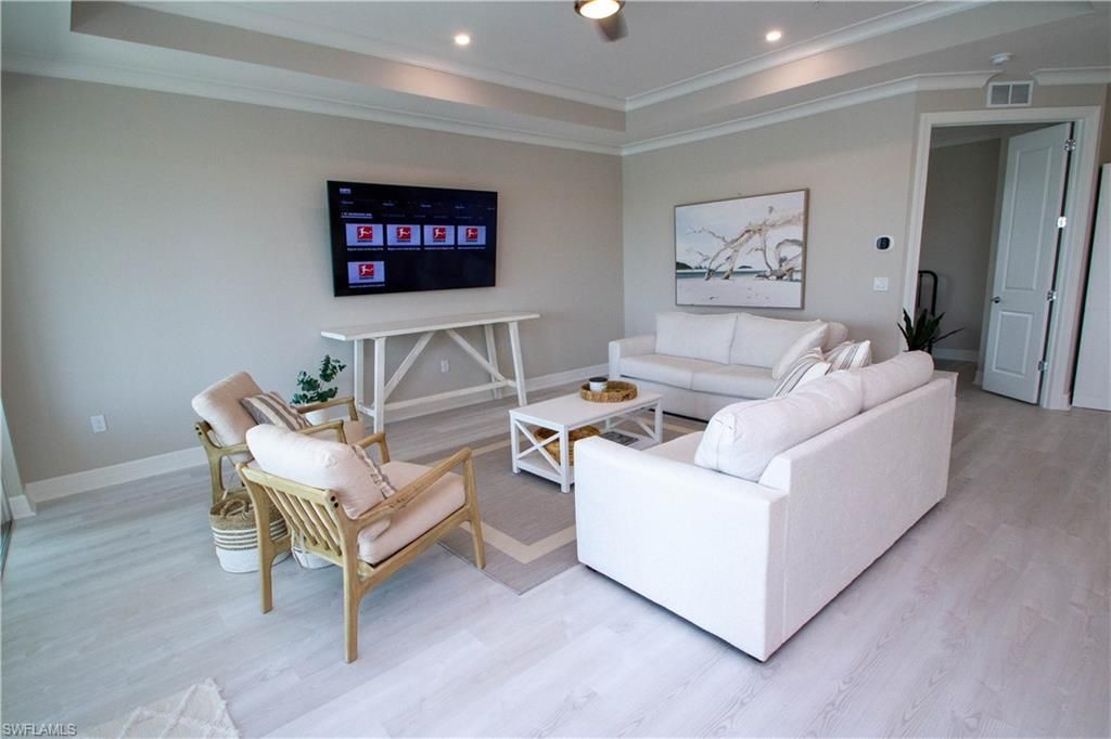 251 Indies Dr E, Unit 202, Naples, FL 34114 Photo