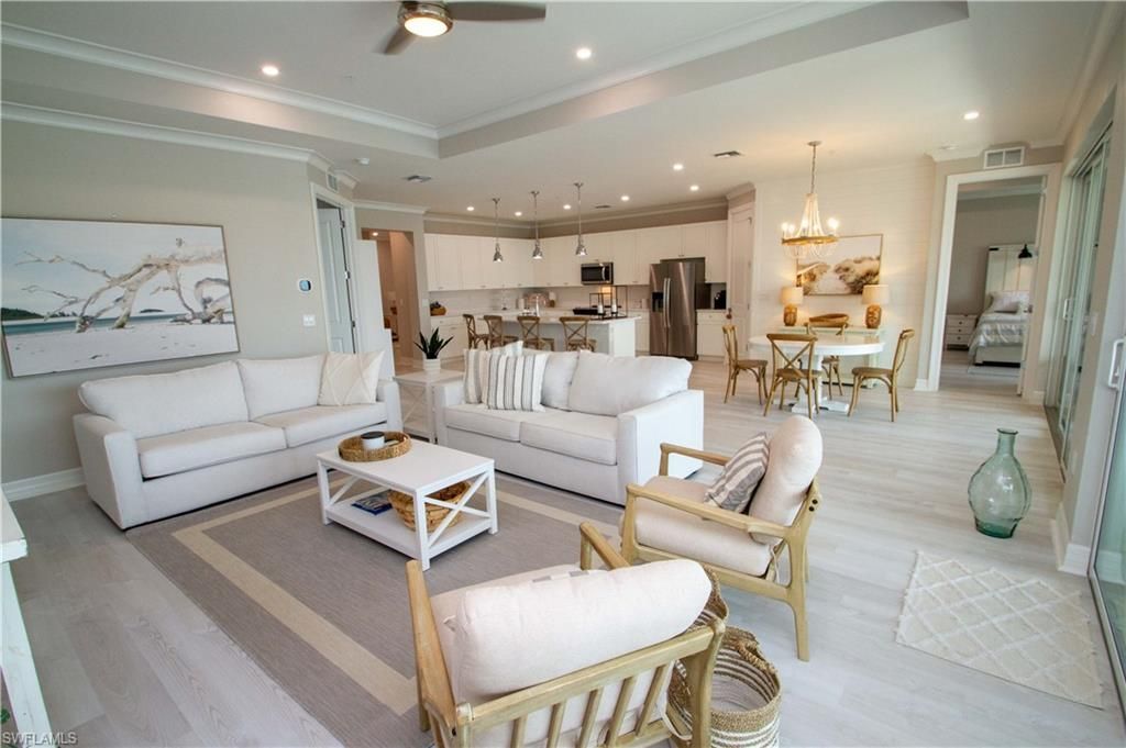 251 Indies Dr E, Unit 202, Naples, FL 34114 Photo