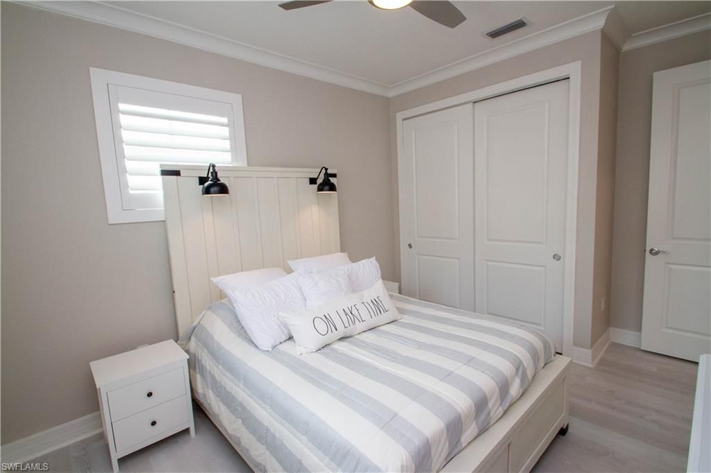 251 Indies Dr E, Unit 202, Naples, FL 34114 Photo