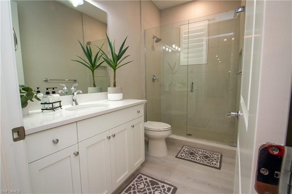 251 Indies Dr E, Unit 202, Naples, FL 34114 Photo