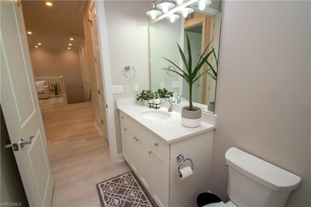 251 Indies Dr E, Unit 202, Naples, FL 34114 Photo