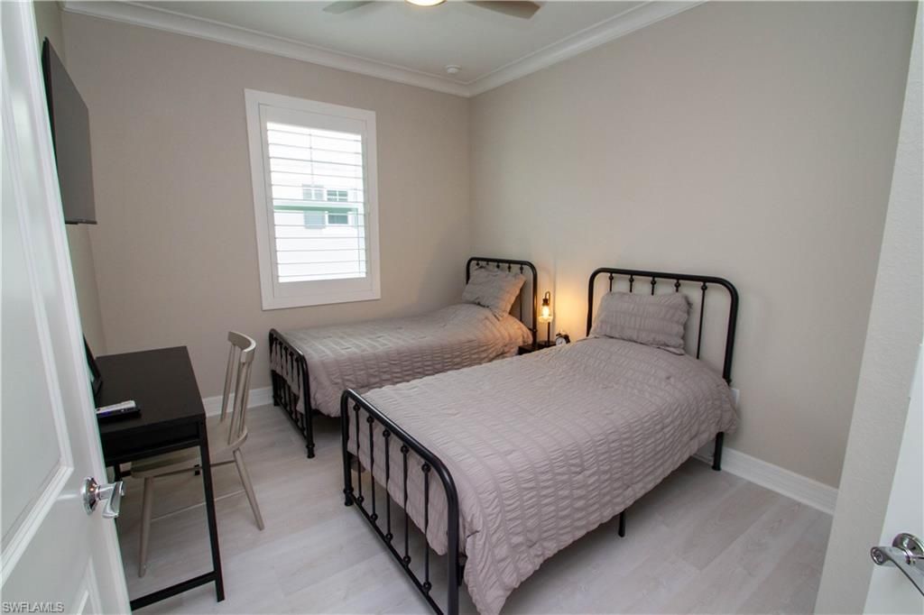 251 Indies Dr E, Unit 202, Naples, FL 34114 Photo