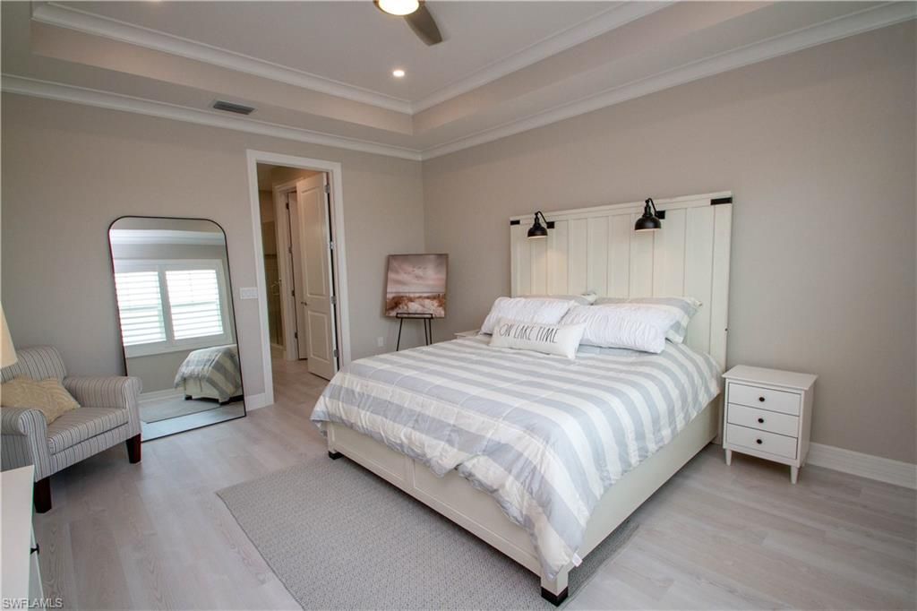 251 Indies Dr E, Unit 202, Naples, FL 34114 Photo