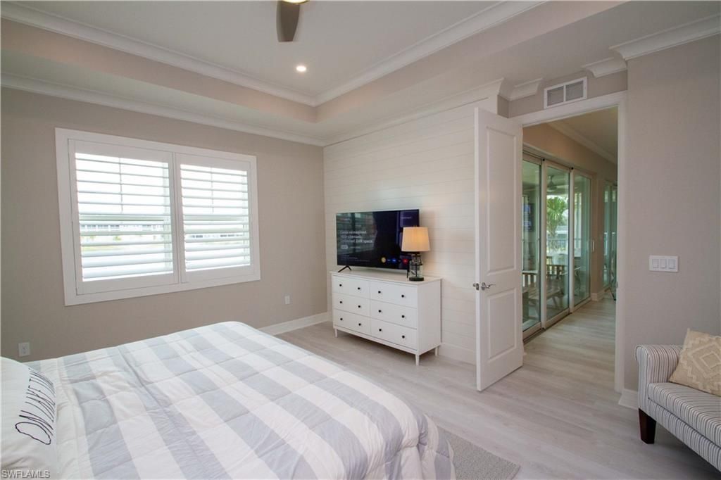 251 Indies Dr E, Unit 202, Naples, FL 34114 Photo