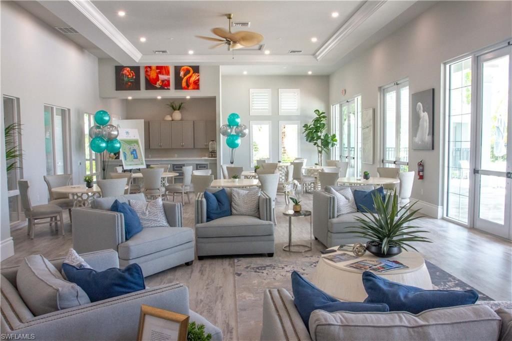 251 Indies Dr E, Unit 202, Naples, FL 34114 Photo