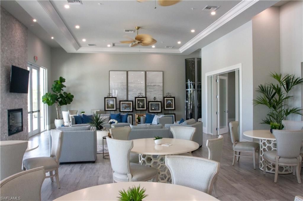 251 Indies Dr E, Unit 202, Naples, FL 34114 Photo