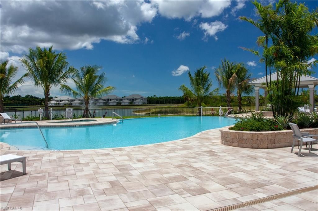 251 Indies Dr E, Unit 202, Naples, FL 34114 Photo
