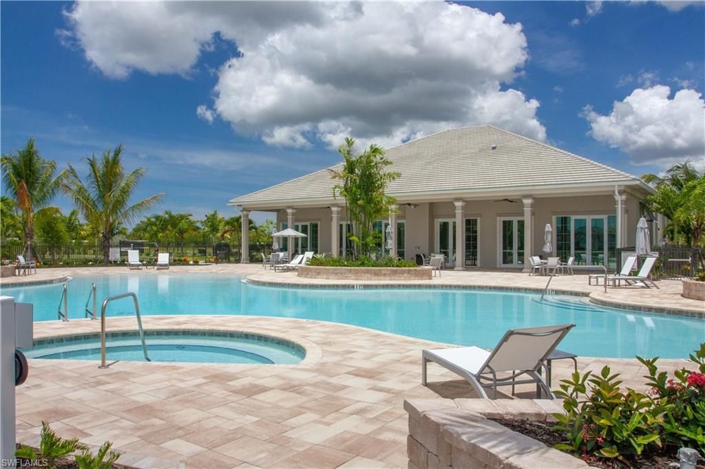 251 Indies Dr E, Unit 202, Naples, FL 34114 Photo