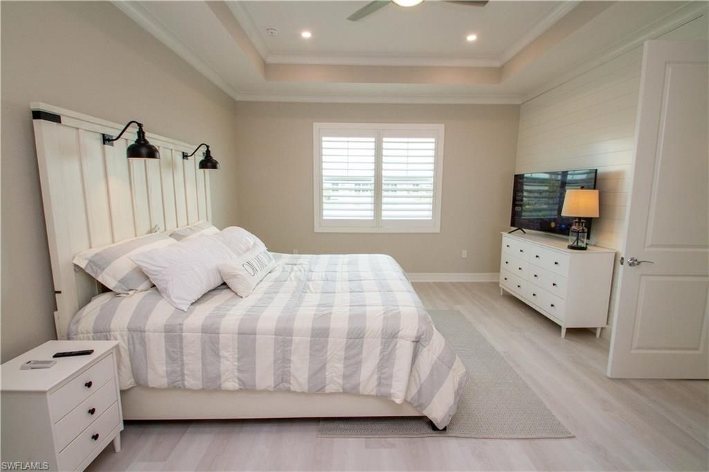 251 Indies Dr E, Unit 202, Naples, FL 34114 Photo
