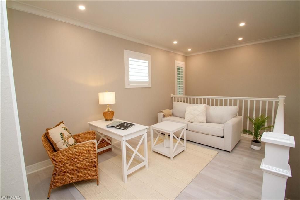 251 Indies Dr E, Unit 202, Naples, FL 34114 Photo