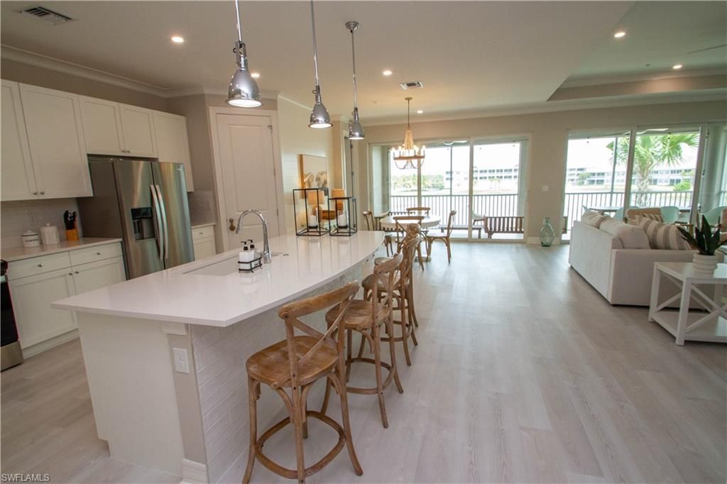 251 Indies Dr E, Unit 202, Naples, FL 34114 Photo