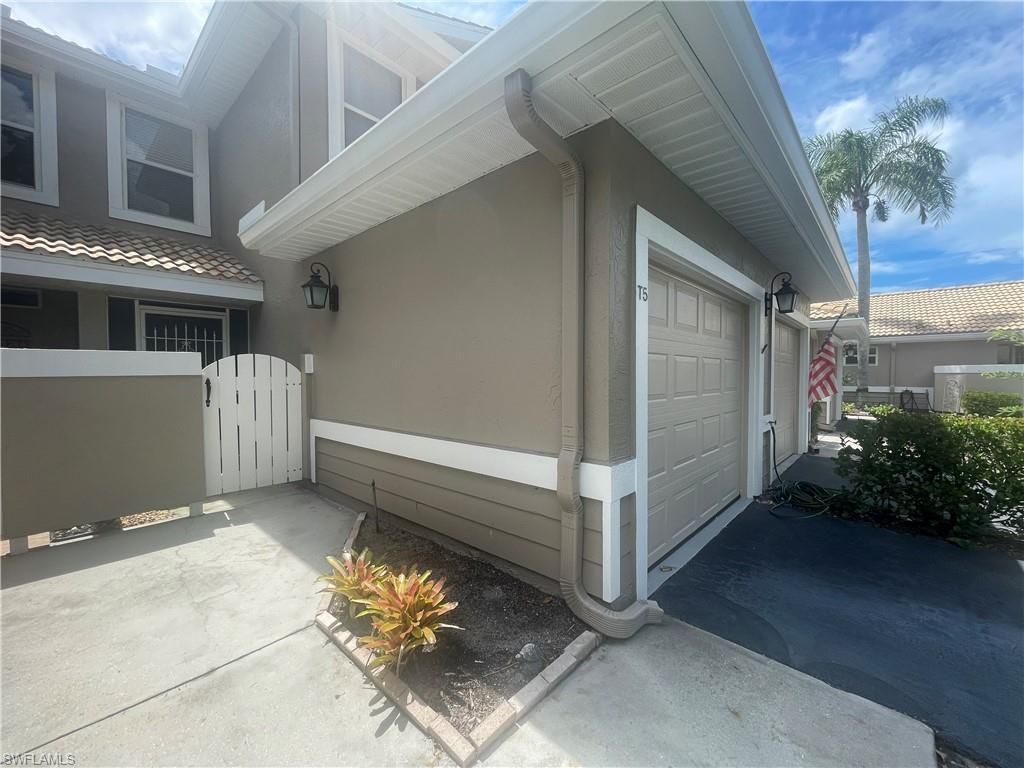 341 Emerald Bay Cir, Unit T5, Naples, FL 34110 Photo