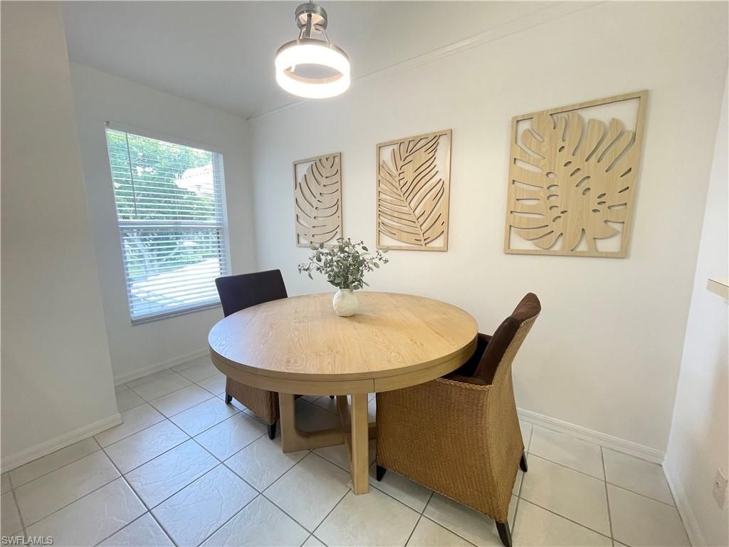 341 Emerald Bay Cir, Unit T5, Naples, FL 34110 Photo