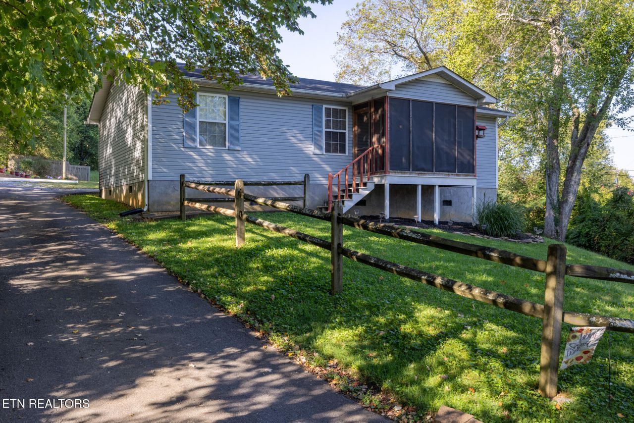 109 Astrid St, Athens, TN 37303 Main Photo