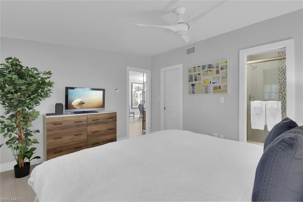 2048 Harbor Ln, Naples, FL 34104 Photo