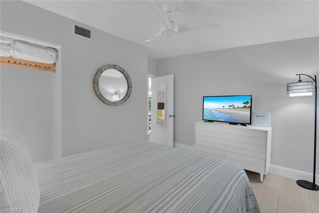 2048 Harbor Ln, Naples, FL 34104 Photo