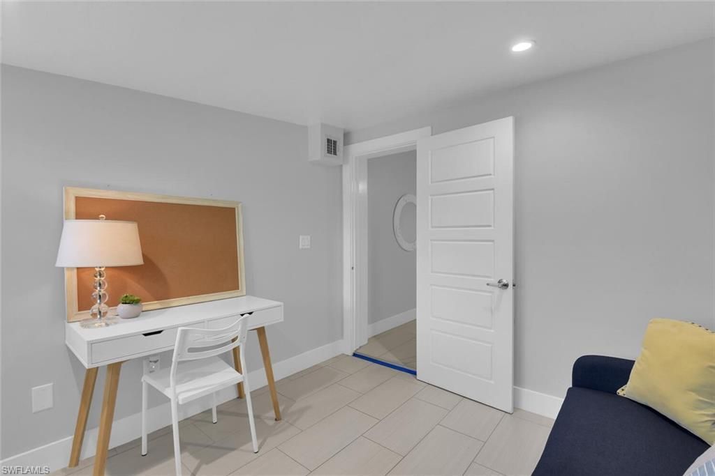 2048 Harbor Ln, Naples, FL 34104 Photo