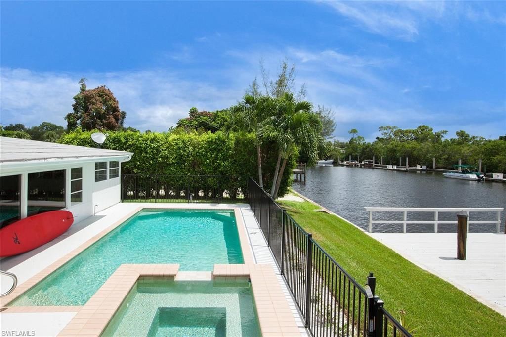 2048 Harbor Ln, Naples, FL 34104 Photo