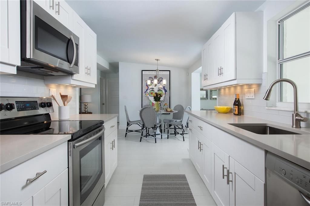 2048 Harbor Ln, Naples, FL 34104 Photo