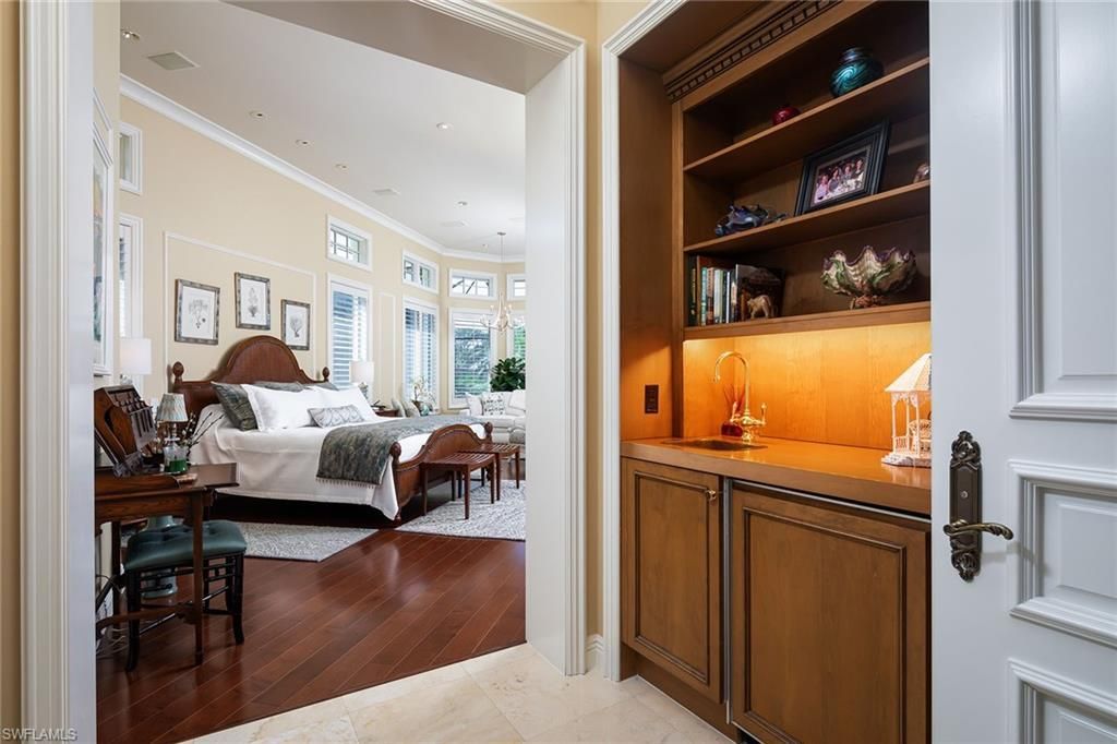 980 Barcarmil Way, Naples, FL 34110 Photo